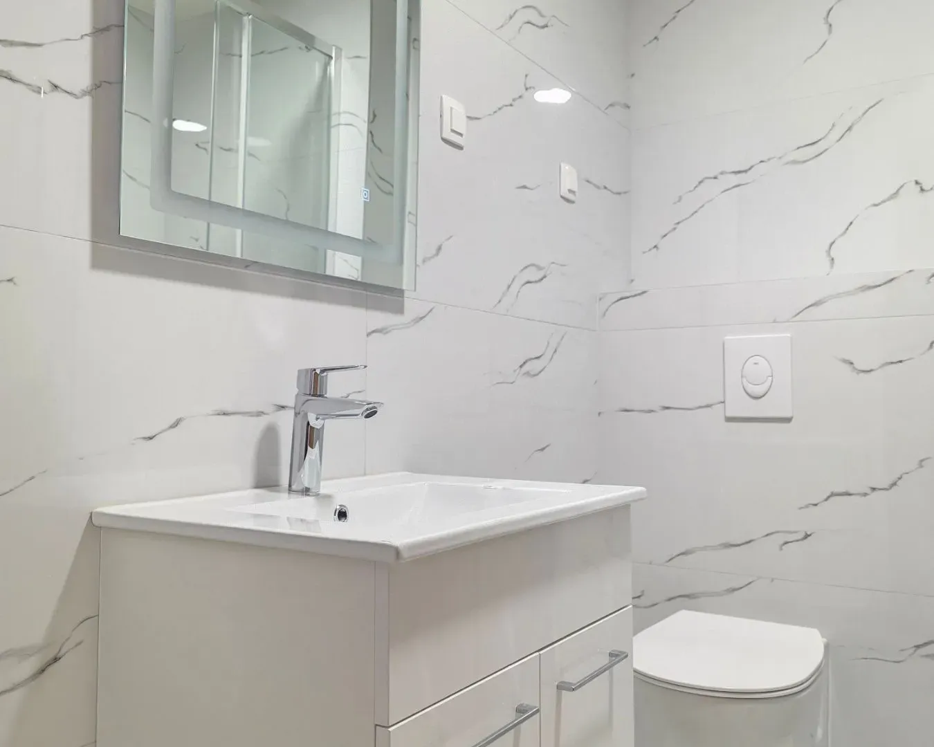 Prodaja, dvosoban stan, 108m², Kamenovo, Budva