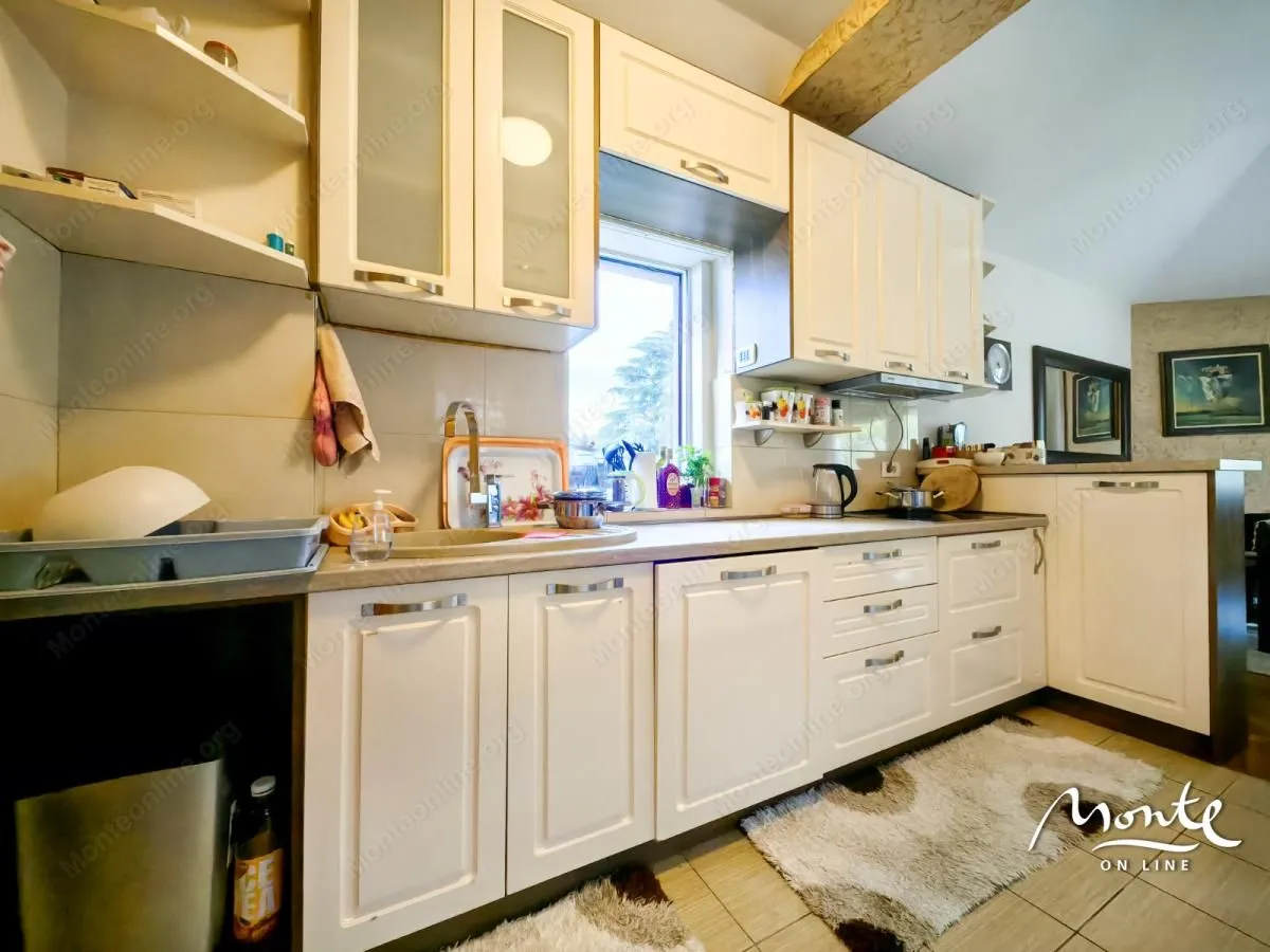 Prodaja, trosoban stan, 196m², Podgorica, Crna Gora