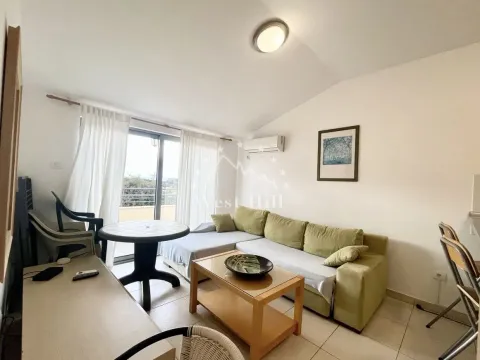 Sale, one bedroom apartment, 40m², Bečići, Budva - image 1