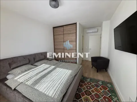 Izdavanje, trosoban stan, 86m², Savski Venac, Beograd - image 6