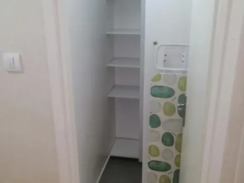 Izdavanje, jednosoban stan, 40m², Novi Sad, Srbija - image 2