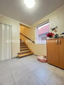 Prodaja, kuća, 136m², Ruma, Srbija - image 11