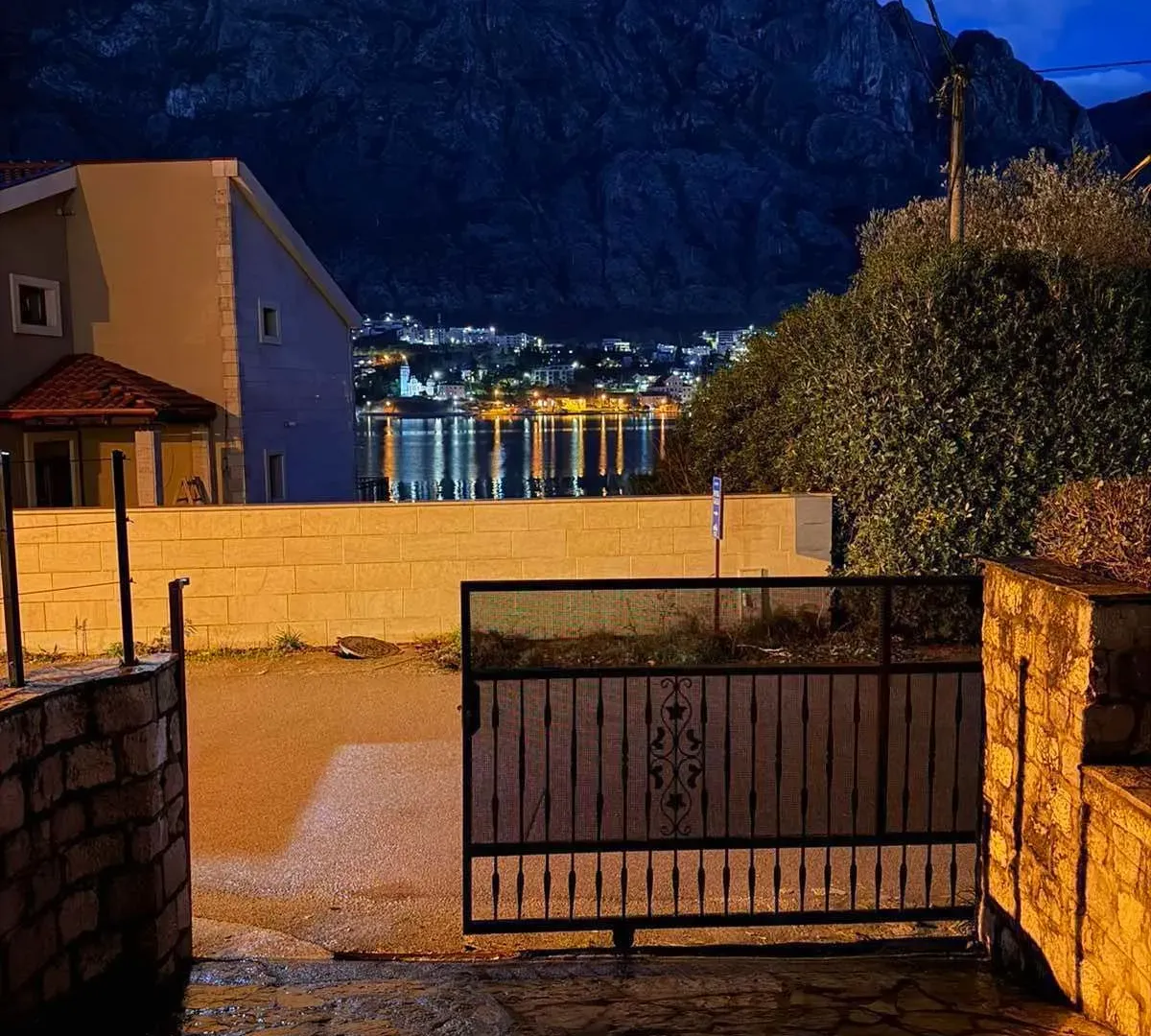 Prodaja, trosoban stan, 110m², Prčanj, Kotor