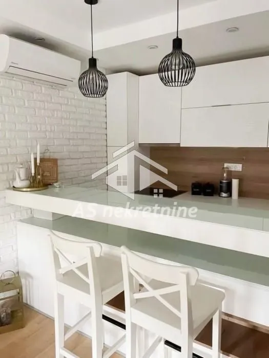 Izdavanje, dvosoban stan, 52m², Lekino Brdo, Voždovac Sve Podlokacije