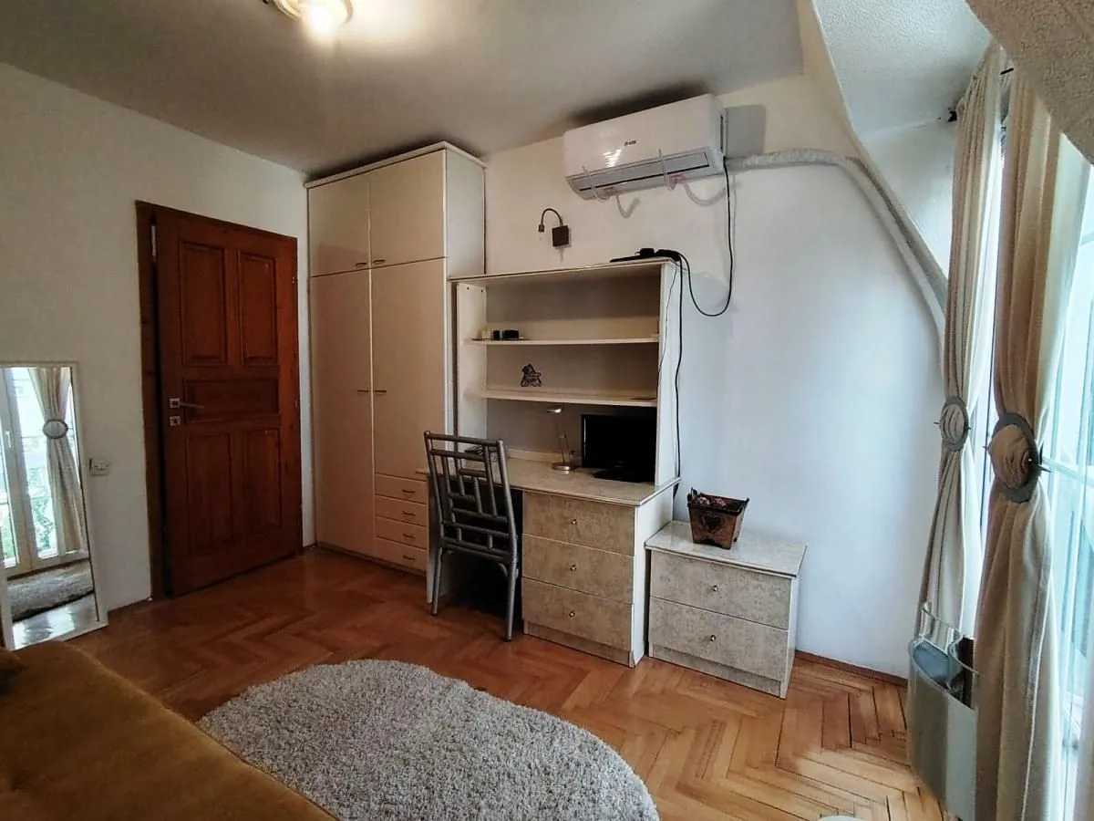 Izdavanje, trosoban stan, 90m², Centar, Niš