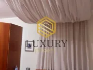 Izdavanje, trosoban stan, 125m2, Gorica C, Podgorica