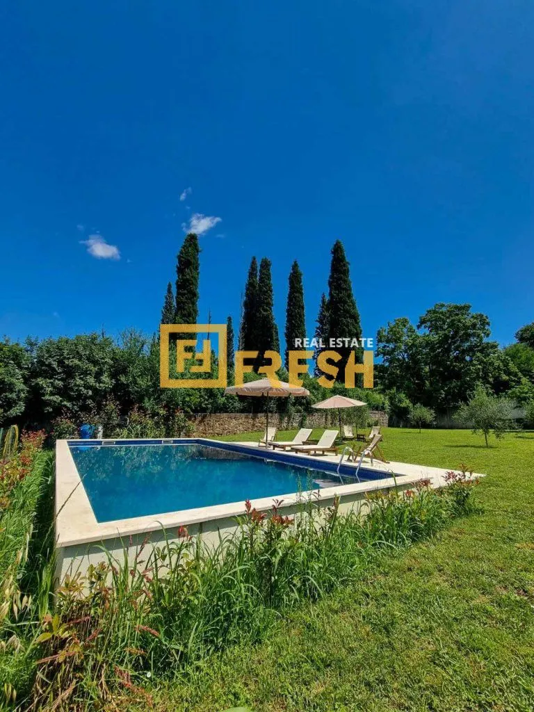 Rent, house, 250m², Mareza, Podgorica