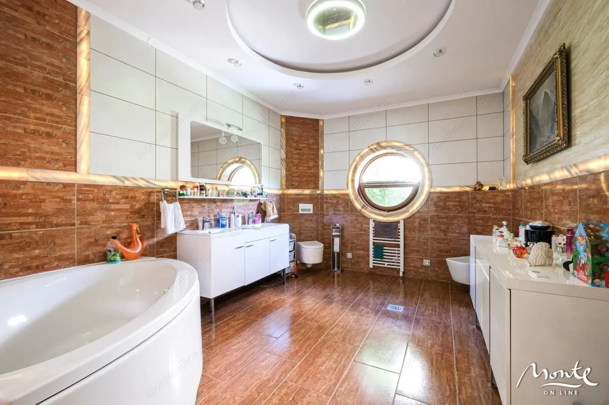 Sale, house, 430m², Bečići, Budva