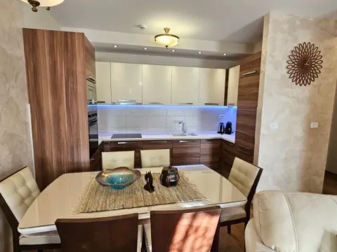 Izdavanje, dvosoban stan, 64m², City Kvart, Podgorica - image 13