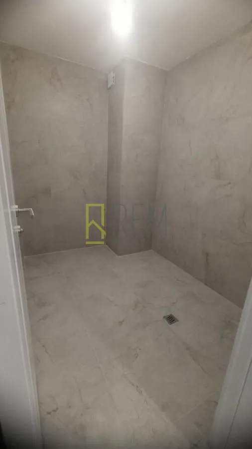 Prodaja, trosoban stan, 127m², Tološka šuma, Podgorica
