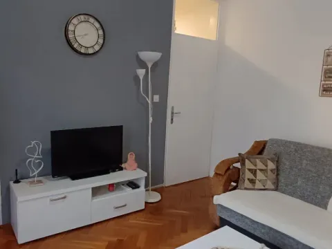 Rent, studio apartment, 25m², Stari Aerodrom, Podgorica - image 2