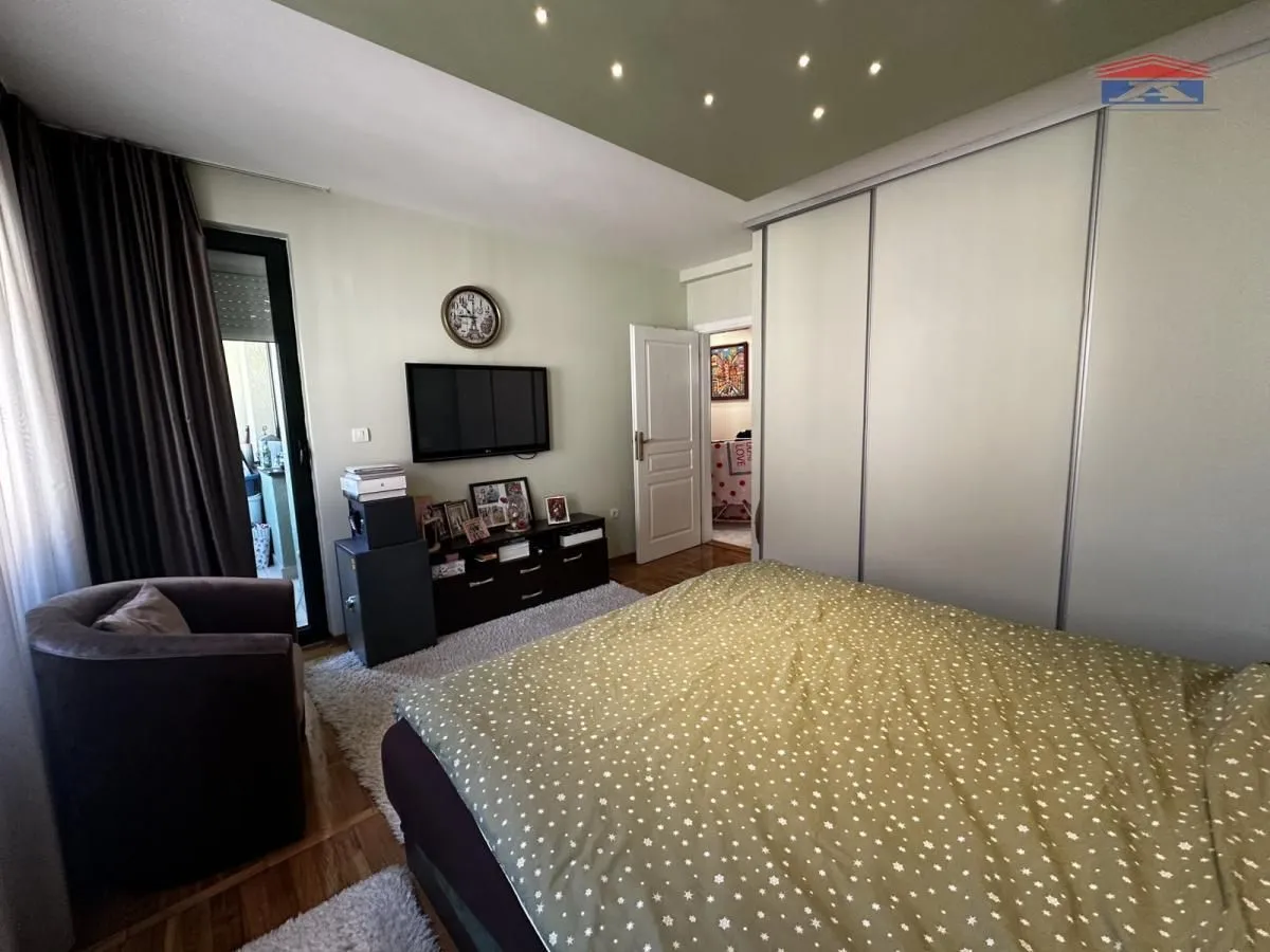 Prodaja, četvorosoban stan, 116m², Grbavica, Novi Sad Sve Podlokacije