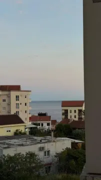 Pogled na more sa terase ili prozora objekta. - image 11