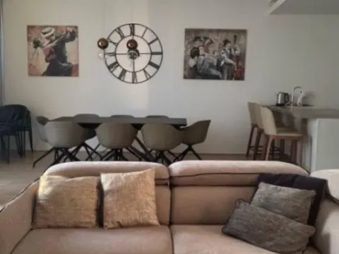 Izdavanje, dvosoban stan, 170m², Budva, Crna Gora