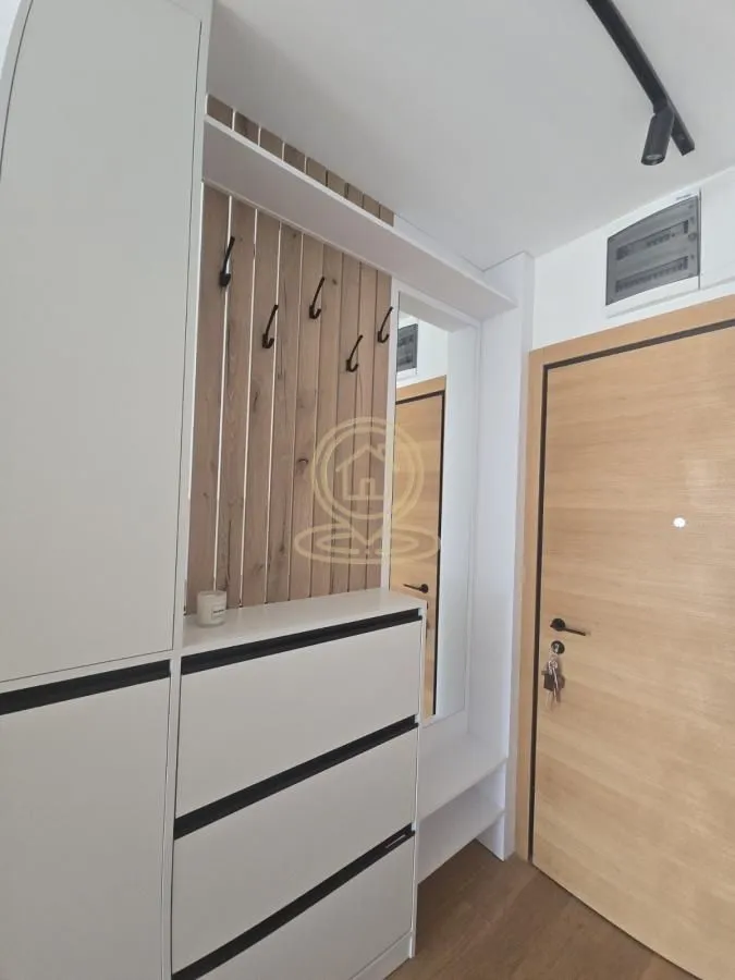 Izdavanje, jednosoban stan, 52m², Stari grad, Novi Sad