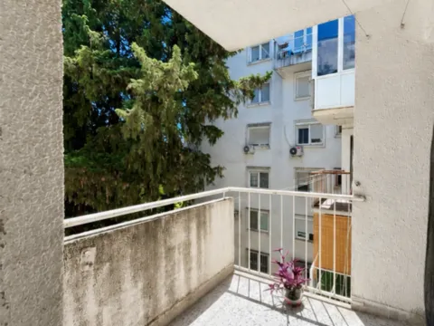 Rent, two bedroom apartment, 64m², Centar, Bar - image 9