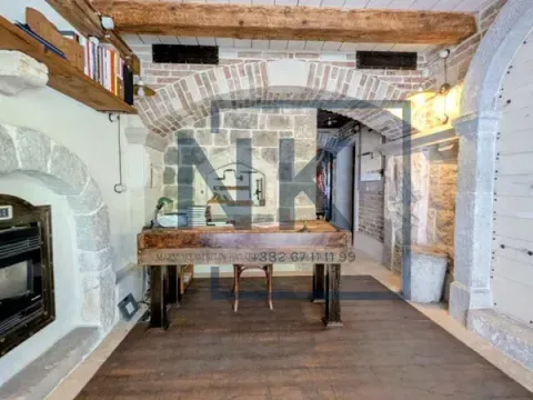 Izdavanje, poslovni prostor, 42m², Centar, Podgorica - image 4