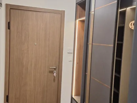 Izdavanje, trosoban stan, 94m², Central Point, Podgorica - image 16