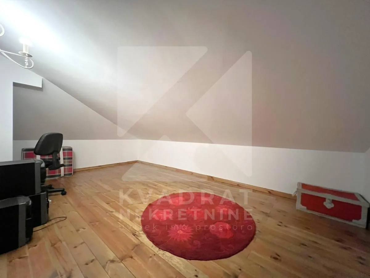 Prodaja, kuća, 200m², Tološi, Podgorica