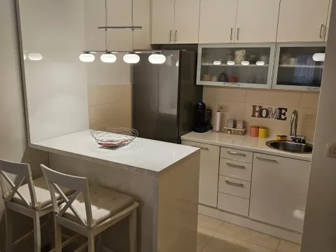 Izdavanje, jednosoban stan, 46m², City Kvart, Podgorica - image 1