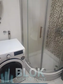 Izdavanje, jednosoban stan, 50m², City Kvart, Podgorica - image 2