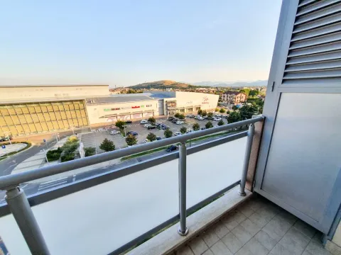 Rent, two bedroom apartment, 68m², City Kvart, Podgorica - image 11