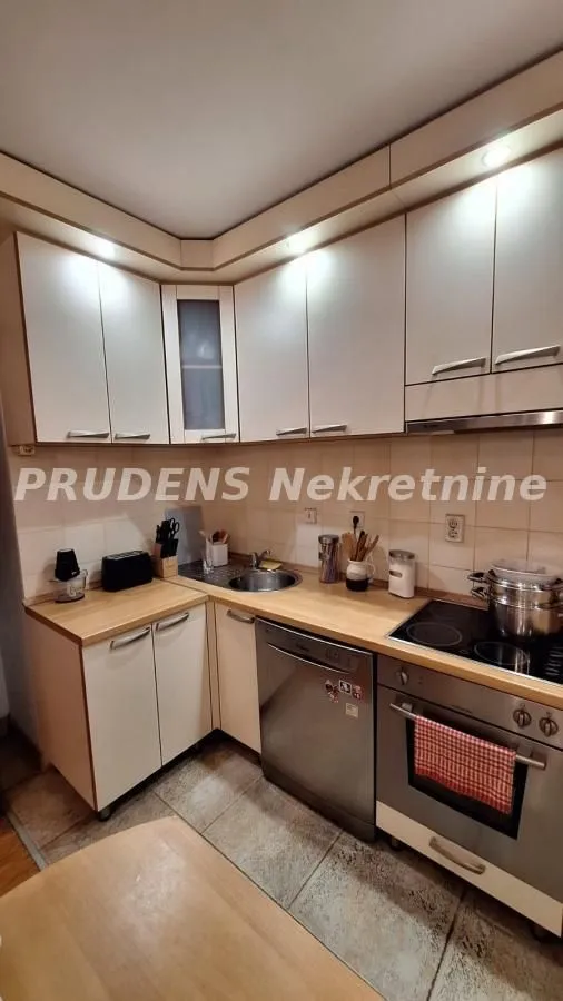 Prodaja, četvorosoban stan, 109m², Crveni Krst, Beograd
