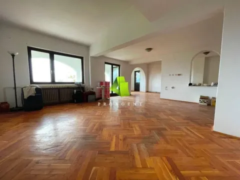 Sale, house, 309m², Pantelej, Niš