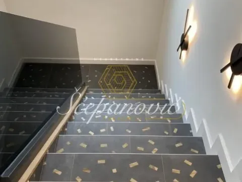 Prodaja, kuća, 360m², Petrovaradin, Novi Sad - image 12