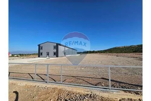 Sale, office space, 600m², Donji Kokoti, Podgorica