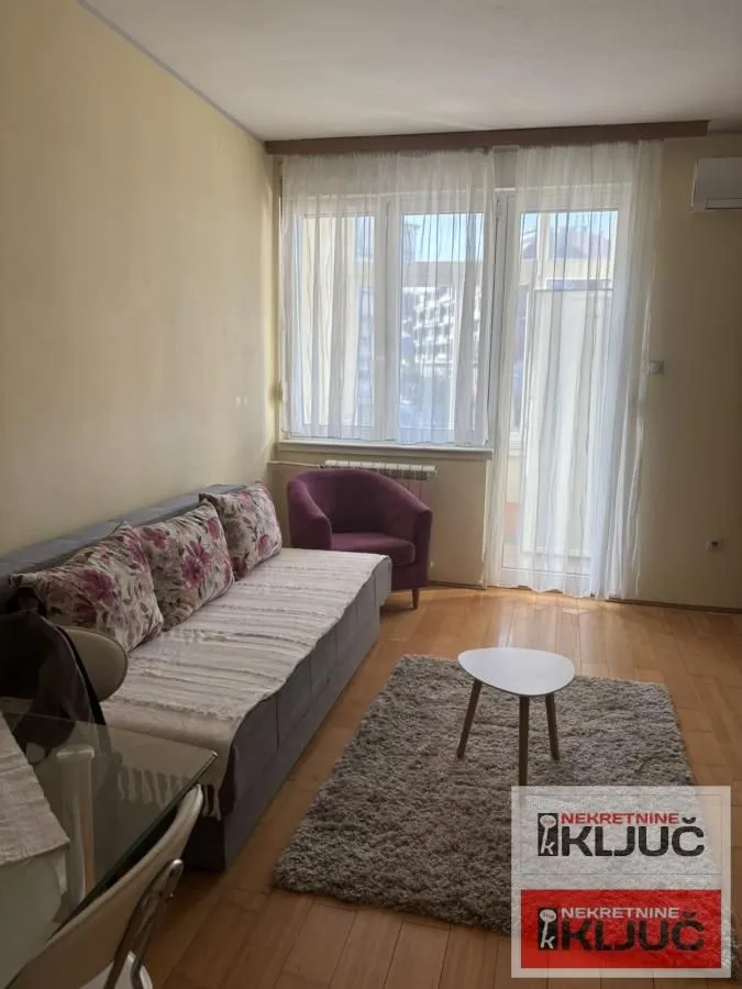 Izdavanje, garsonjera, 31m², Rotkvarija, Novi Sad Sve Podlokacije