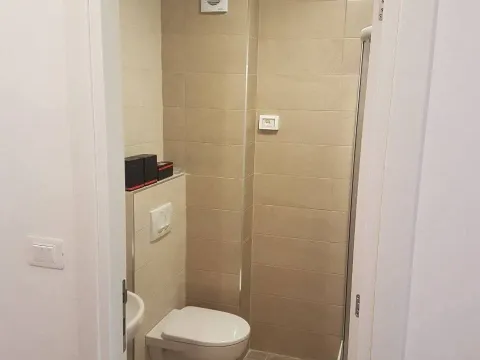 Izdavanje, jednosoban stan, 44m², City Kej, Podgorica - image 10