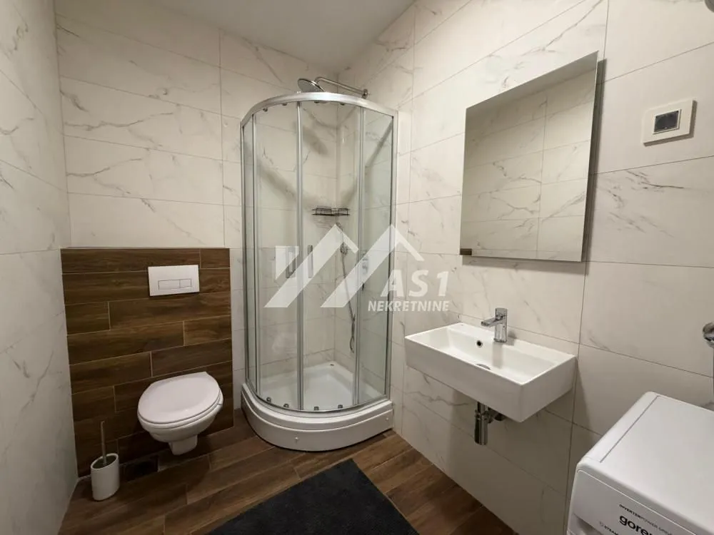 Izdavanje, jednosoban stan, 40m², Bulevar Evrope, Novi Sad Sve Podlokacije
