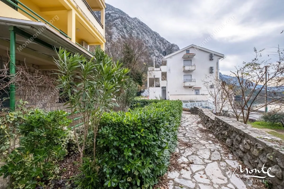 Prodaja, dvosoban stan, 44m², Ljuta, Kotor