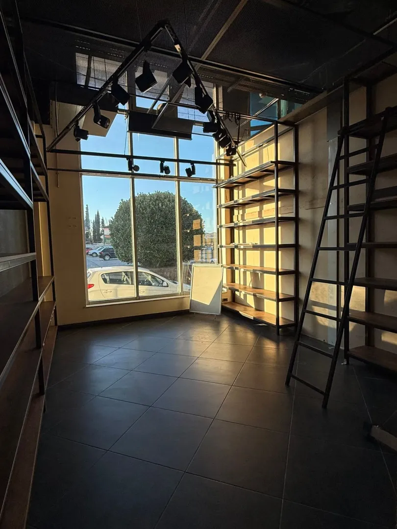 Rent, office space, 705m², Zeta, Podgorica