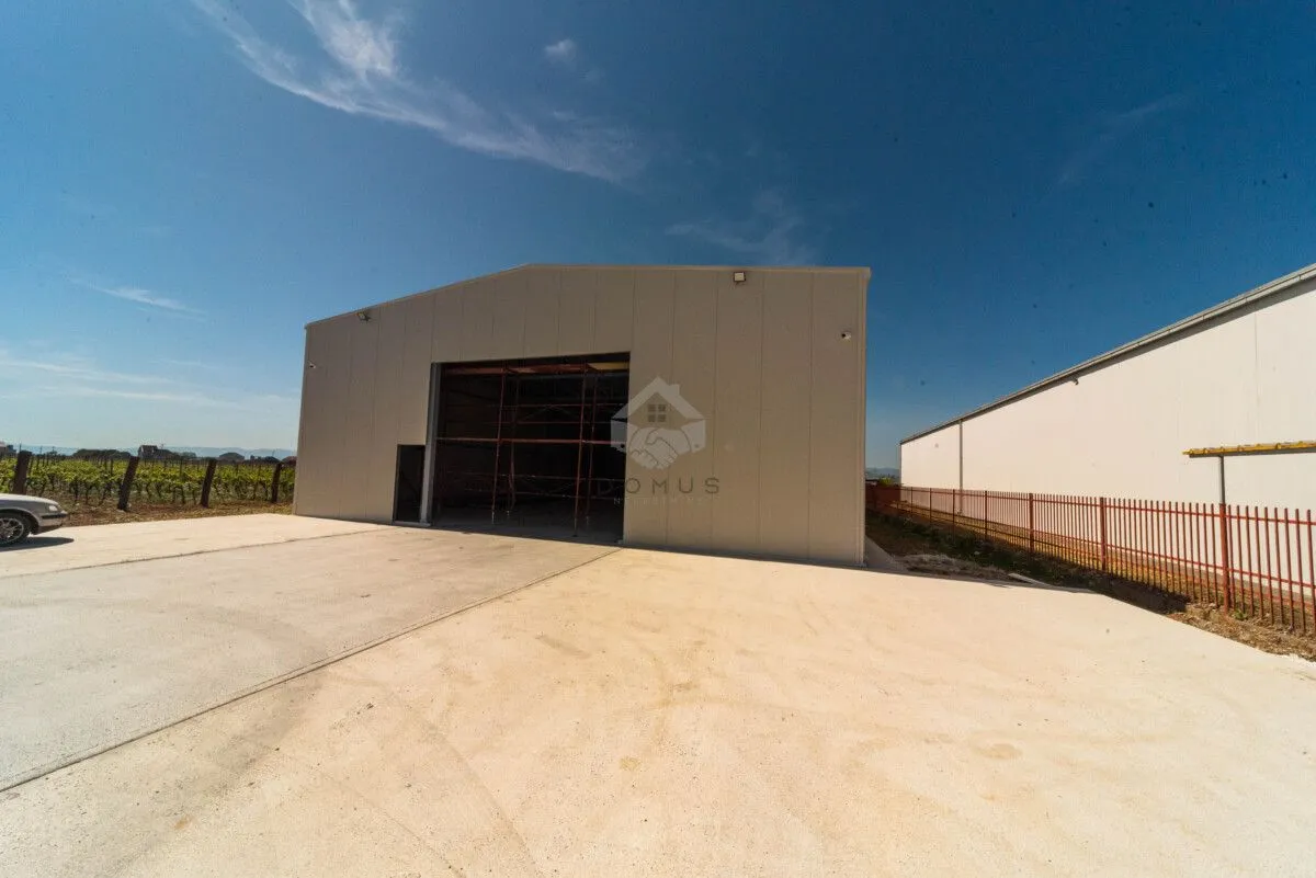 Rent, office space, 600m², Tuzi, Podgorica