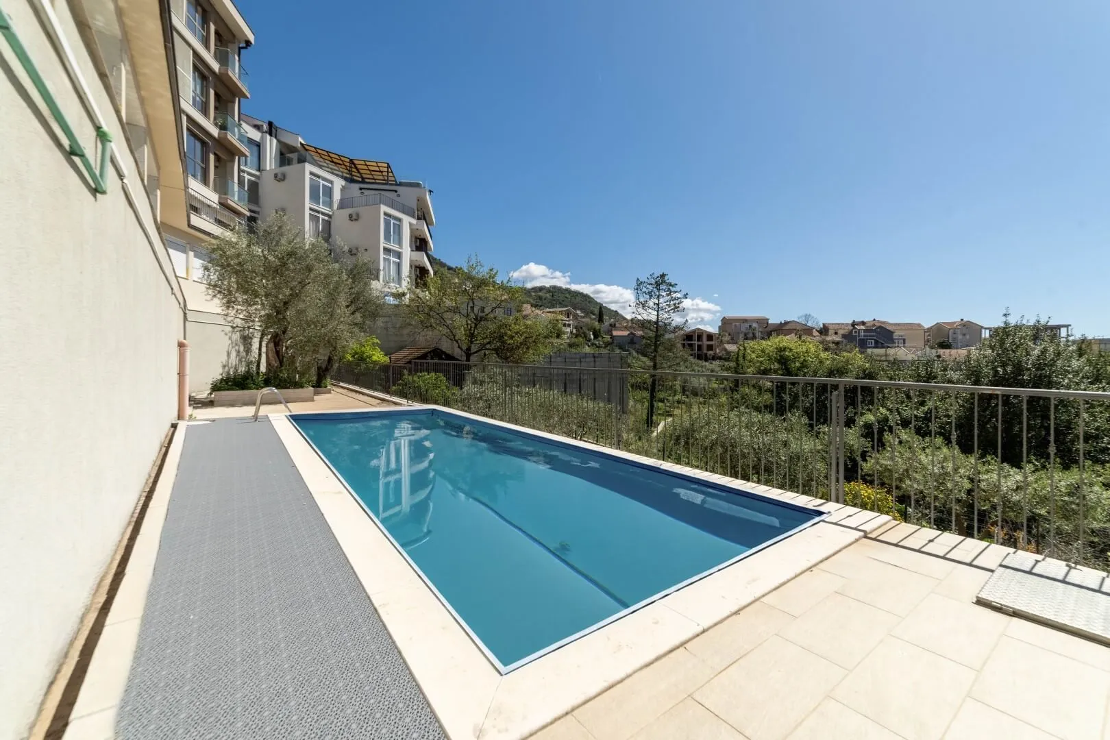 Prodaja, trosoban stan, 120m², Tivat, Crna Gora