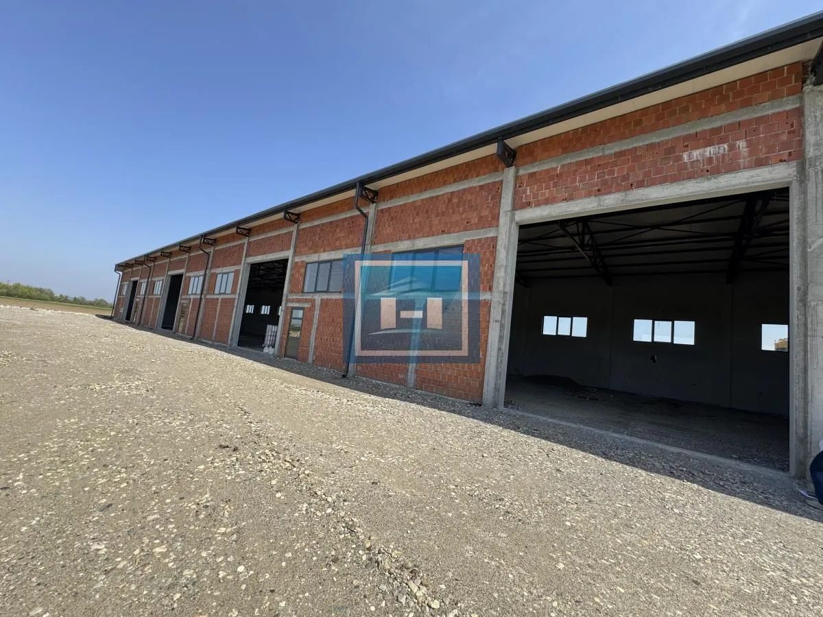 Rent, office space, 1100m², Jagodina, Srbija