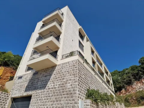 Rent, one bedroom apartment, 46m², Budva, Crna Gora - image 8