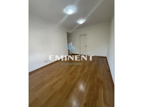 Izdavanje, četvorosoban stan, 155m², Savski Venac, Beograd - image 11