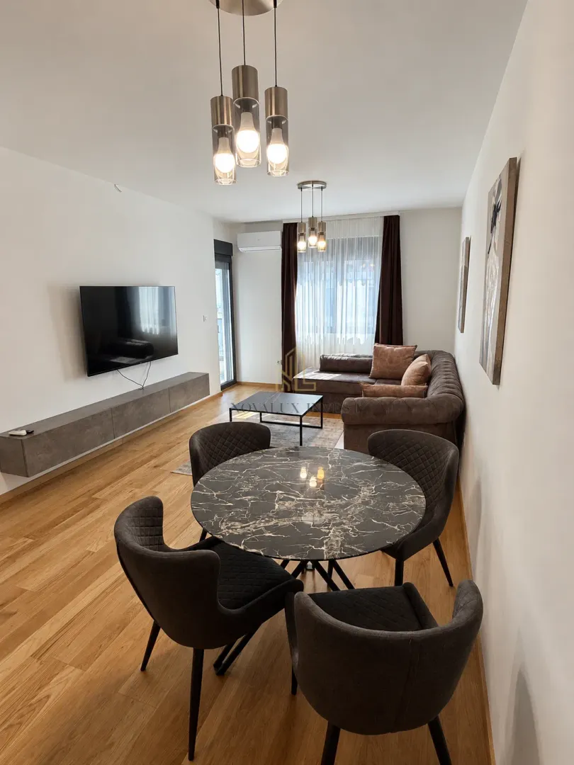 Izdavanje, dvosoban stan, 69m², City Kvart, Podgorica