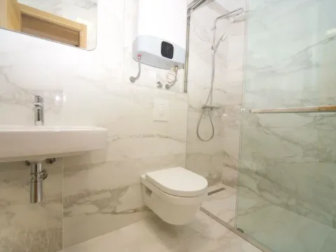 Izdavanje, trosoban stan, 104m², City Kvart, Podgorica - image 13