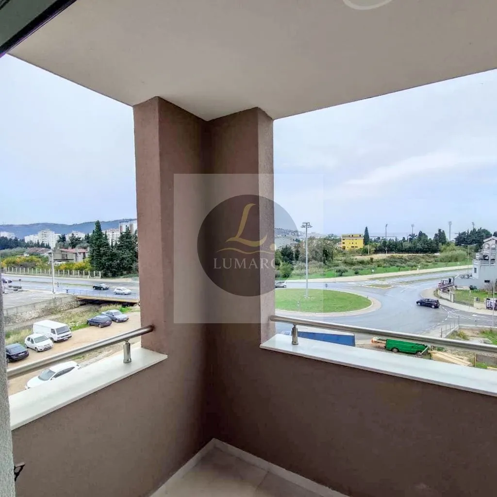 Prodaja, jednosoban stan, 41m², Centar, Bar