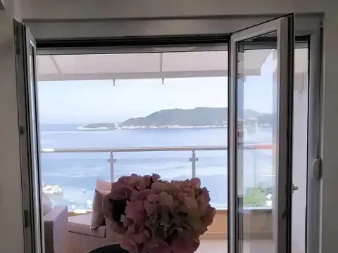 Izdavanje, trosoban stan, 150m², Pržno, Budva - image 9