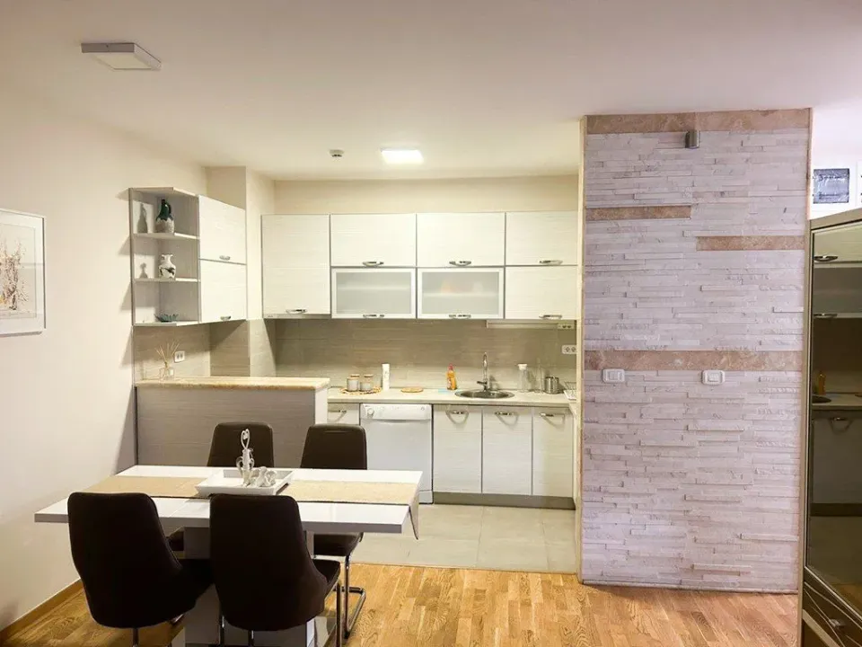 Izdavanje, dvosoban stan, 65m², City Kvart, Podgorica