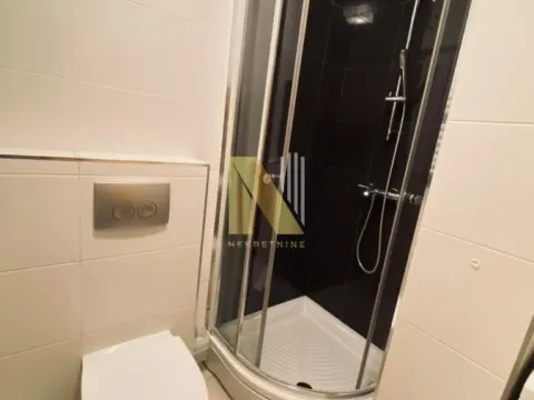 Izdavanje, četvorosoban stan, 98m², Centar, Novi Sad - image 15