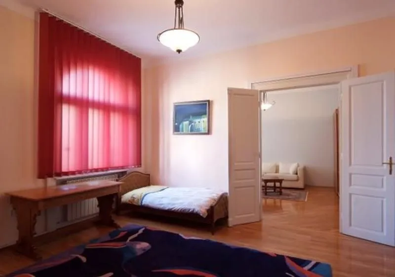 Izdavanje, stan, 160m², Stari Grad, Beograd