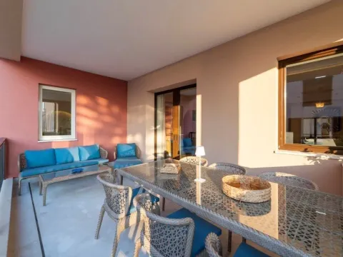 Sale, three bedroom apartment, 201m², Tivat, Crna Gora - image 16