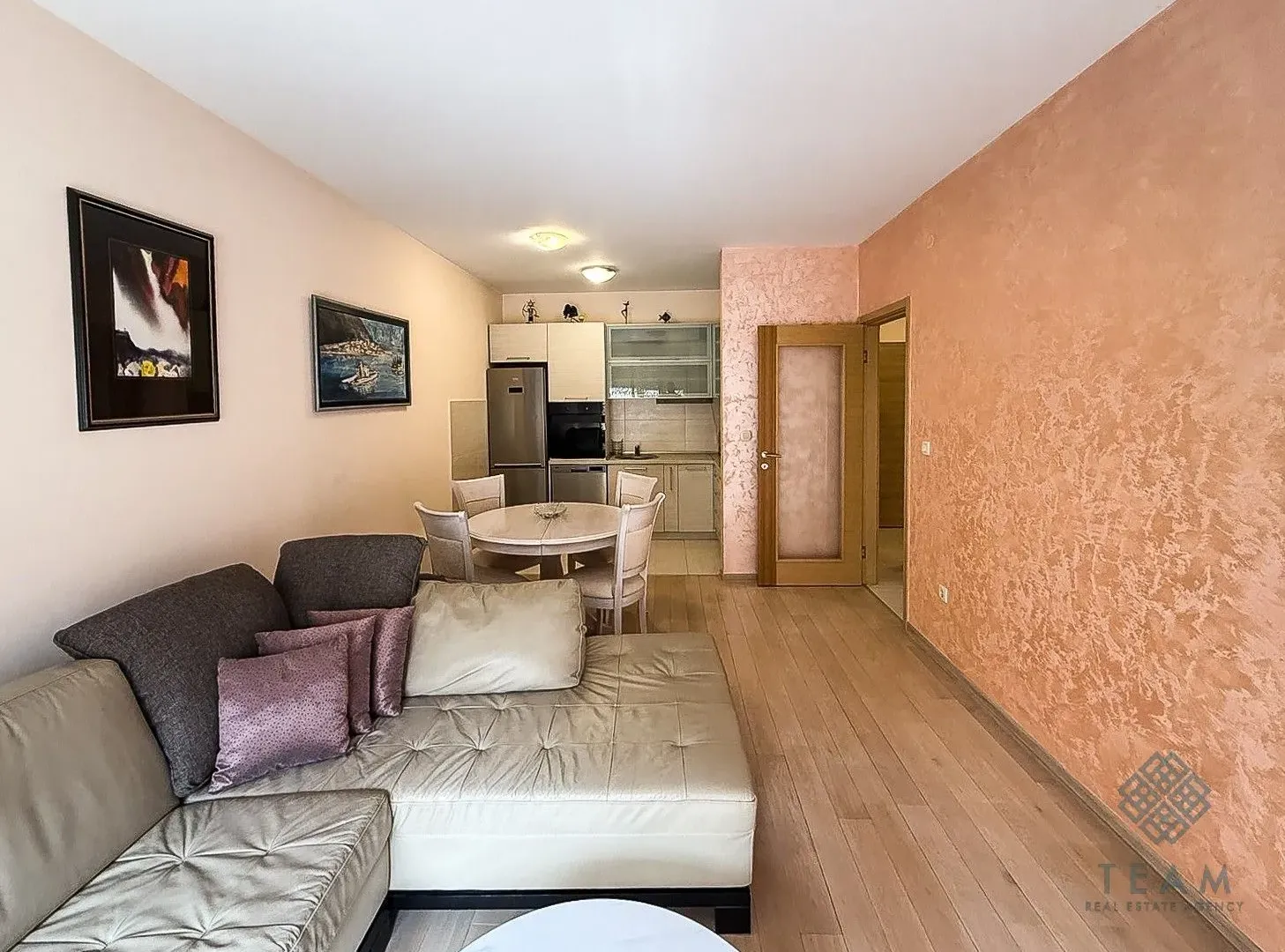 Izdavanje, dvosoban stan, 65m², Blok 6, Podgorica