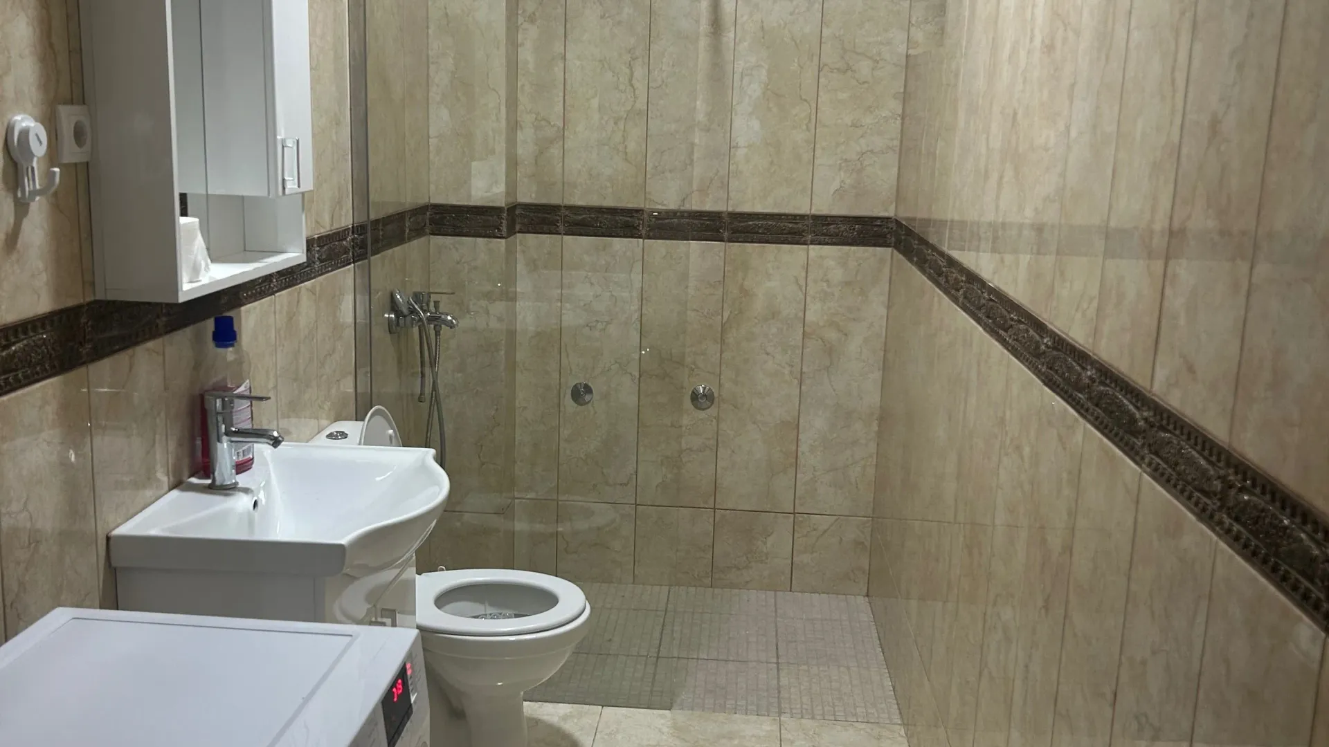 Izdavanje, dvosoban stan, 68m², Centar, Podgorica